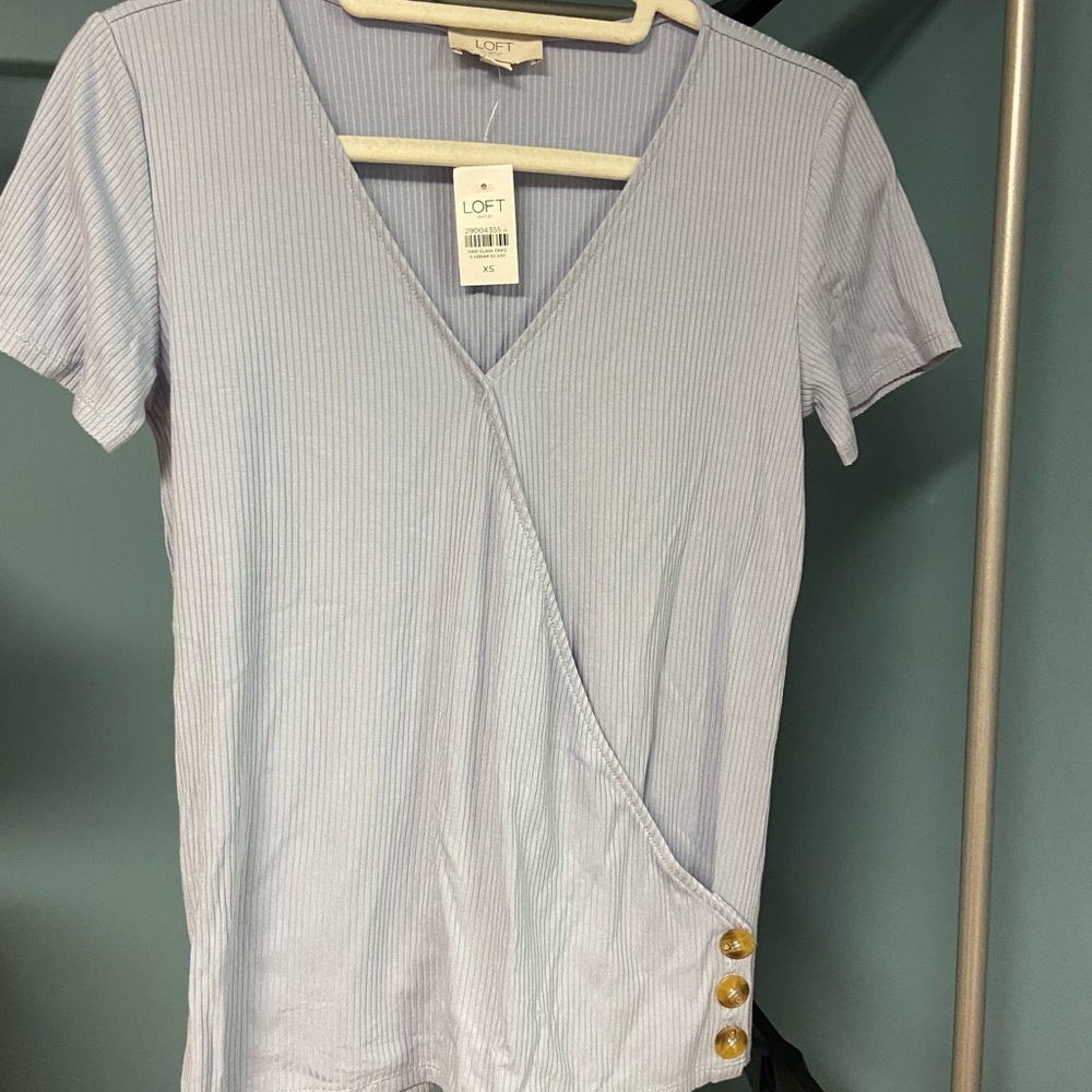 LOFT Outlet Blue Ribbed Wrap Front Tee – Size XS (NWT)